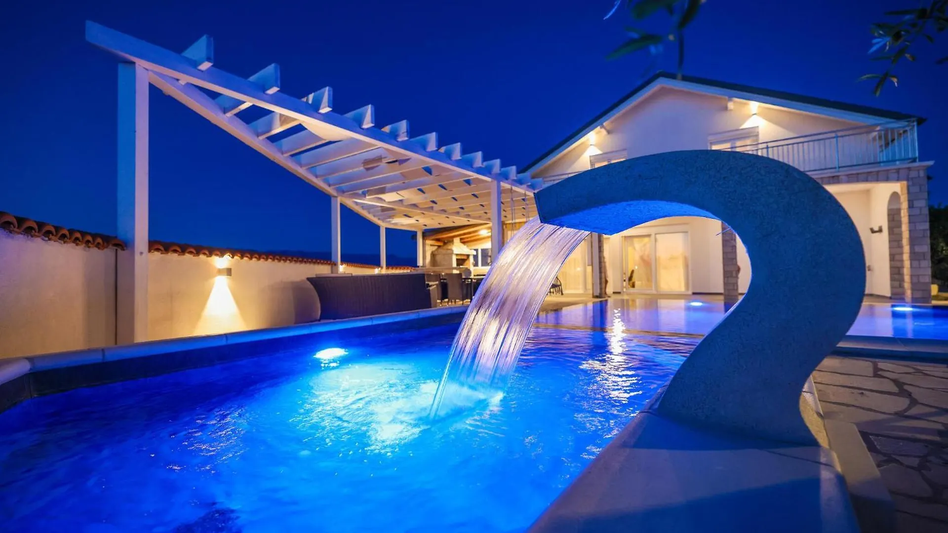 Gorgeous Home In Vrsi With Wifi 0*,