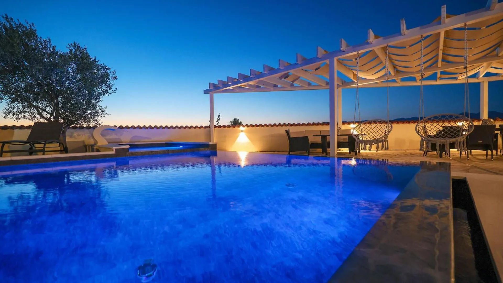 Gorgeous Home In Vrsi With Wifi Сasa de vacaciones